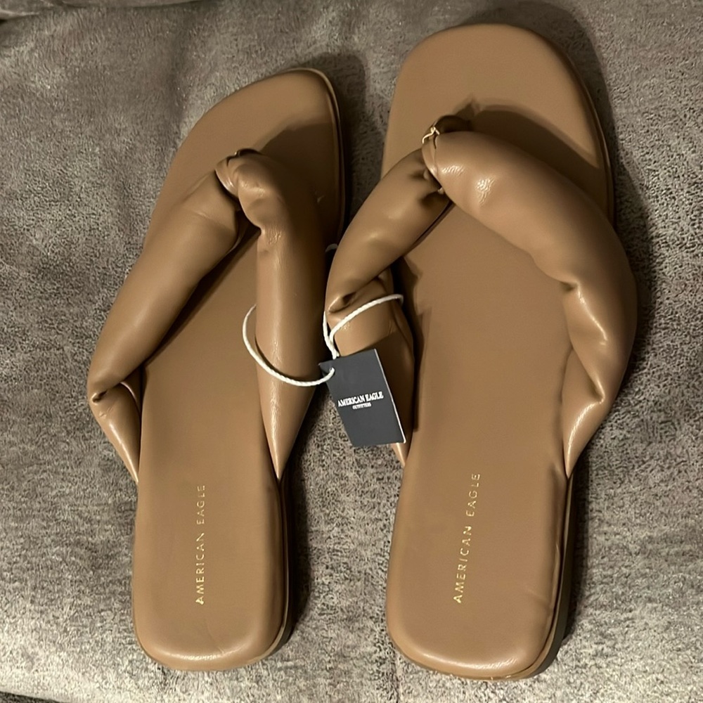 American Eagle Flip Flop Sandals Size 9 New with Tags